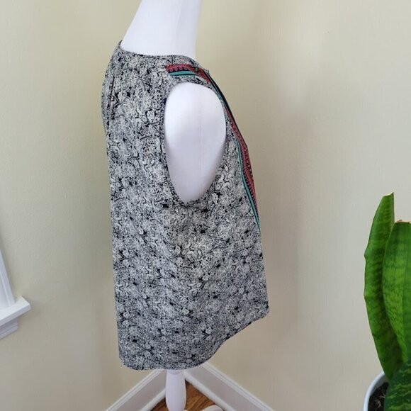 Renee C Blouse Vibrant Geometric Print Multicolor Sleeveless V-Neck Top Size L - Picture 6 of 10